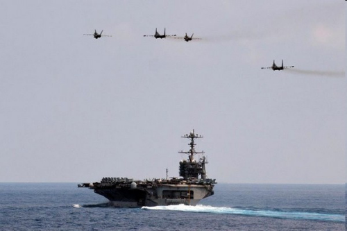  ����ִ������ʱ����������FA-18Eս�����������ǿվ��ɳ���������-30ս���������������΁Hʢ�١��ź�ĸ�Ϸ����С�