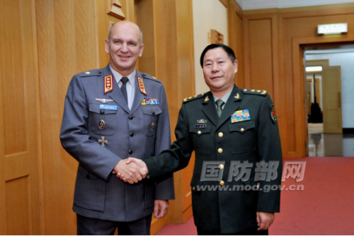 戚建国与芬兰国防部常务秘书举行会谈 戚建国与芬兰国防部常务秘书举行会谈