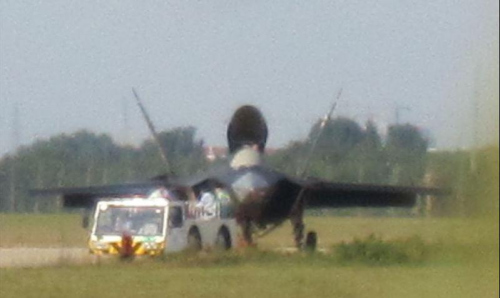 资料图:中国歼-31隐形战斗机 资料图:中国歼-31隐形战斗机