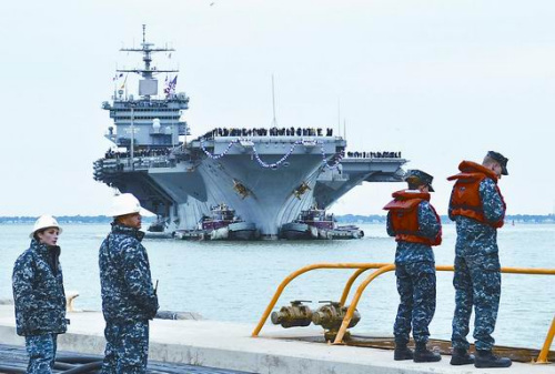 美国首艘核动力航空母舰“企业”号4日结束最后一次部署任务返回母港诺福克海军基地。 美国首艘核动力航空母舰“企业”号4日结束最后一次部署任务返回母港诺福克海军基地。