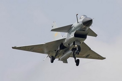 资料图:歼10战斗机 资料图:歼10战斗机