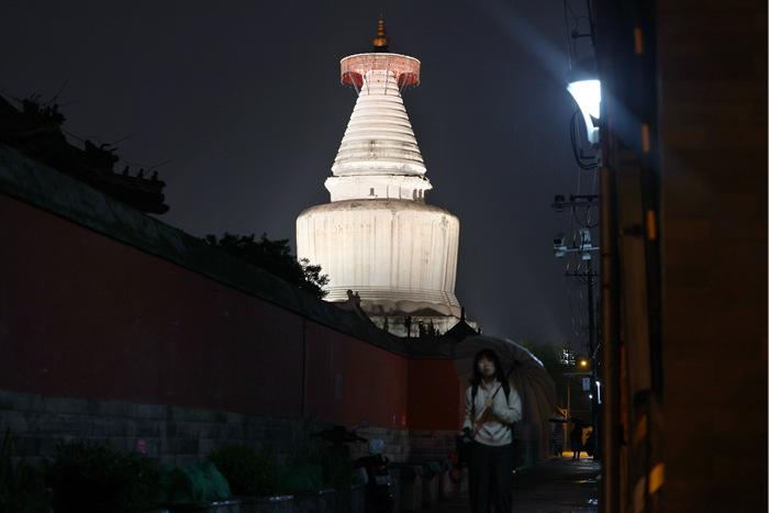 北京西城妙应寺白塔点亮