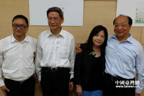 组图:张志军探访台中雾峰林家 有其后人亲切交谈