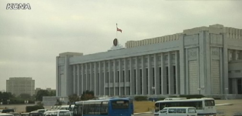 朝鲜平壤市内多处降半旗悼念西哈努克(图)