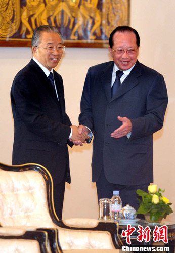 戴秉国会见柬埔寨副首相愿中柬友谊长存