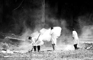 吉林火灾仍有17人失联车间锁门为防老上厕所